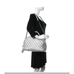 AUTHENTIC CHANEL Metallic Quilted Med Airlines Round Trip Bowling Bag Silver